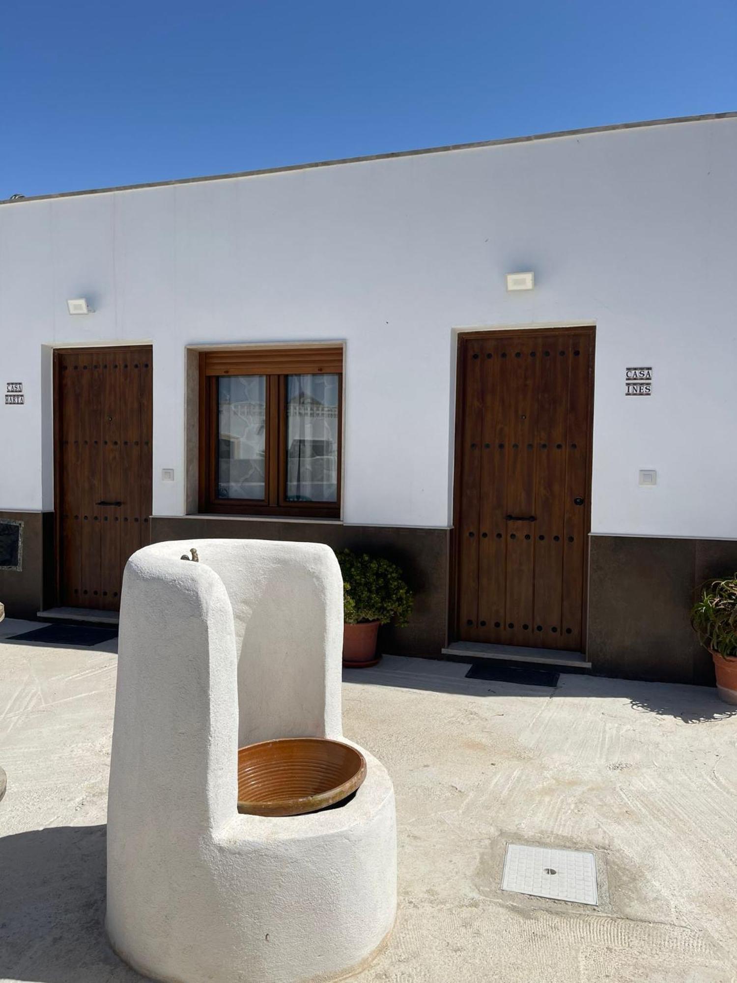 Apartamentos La Palmera Fernan Perez Buitenkant foto