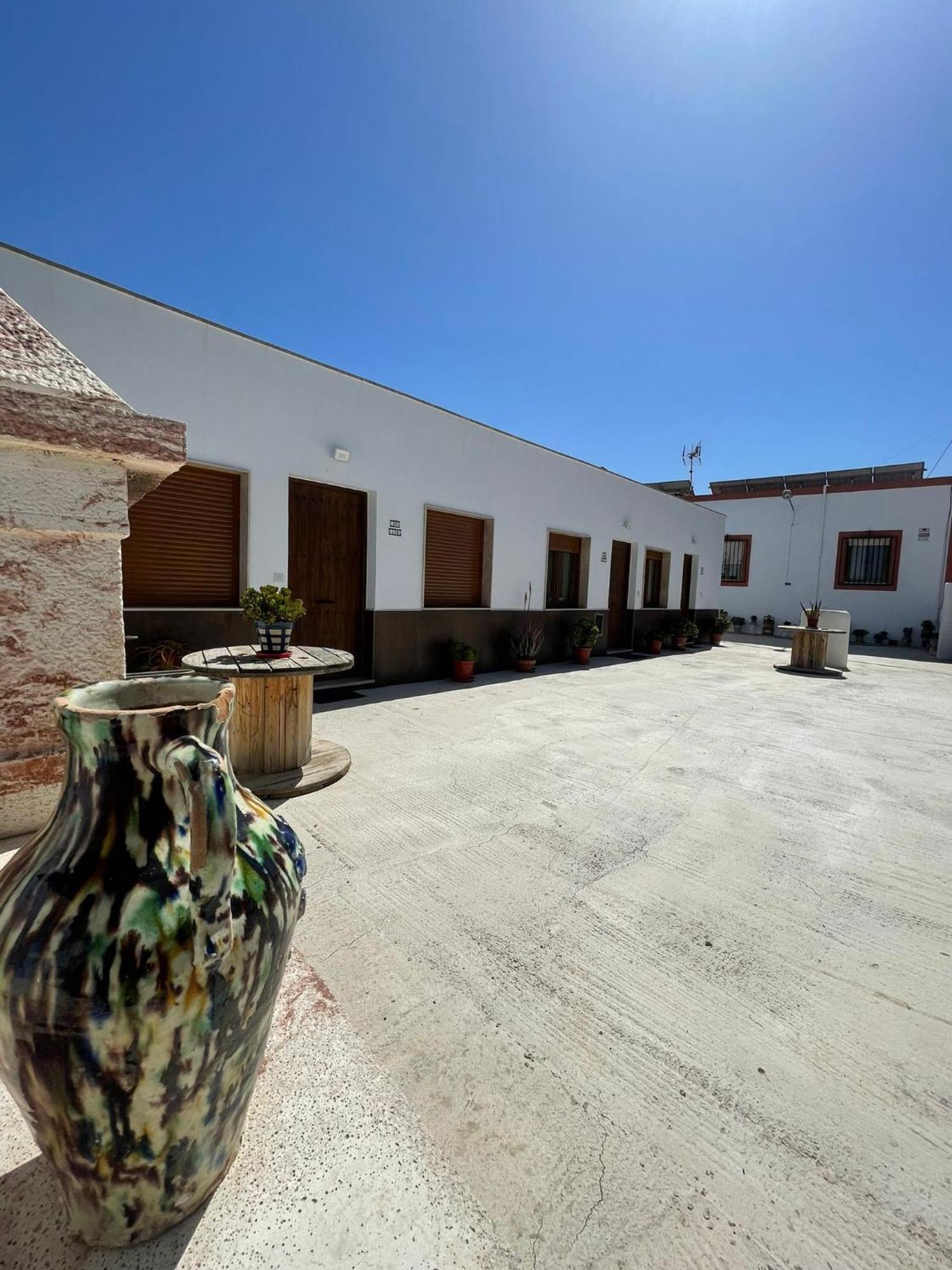 Apartamentos La Palmera Fernan Perez Buitenkant foto